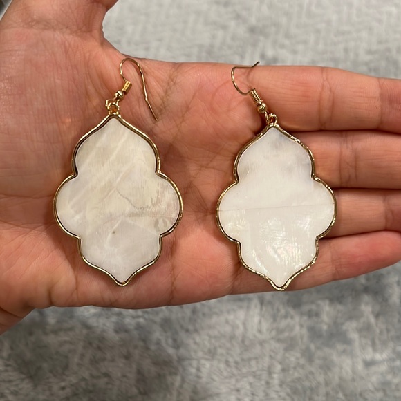 Mother of Pearl Earrings - Picture 2 of 4